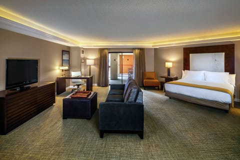 Premium bedding, pillowtop beds, in-room safe, desk