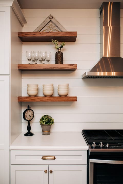 Newly updated and fully equipped kitchen.