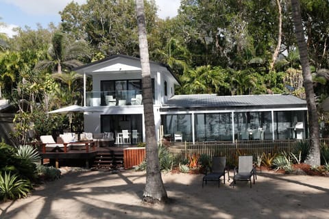 Absolute Beachfront location