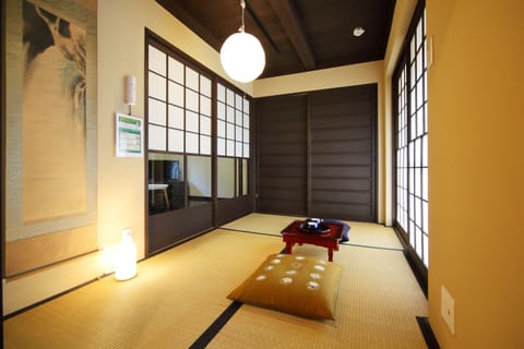 House | 3 bedrooms, free WiFi, bed sheets
