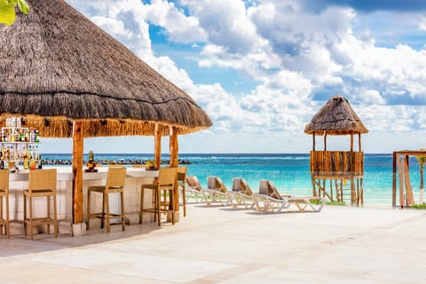 Poolside bar