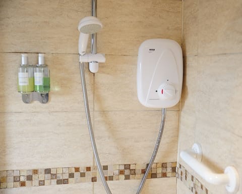 Superior Double Room, 1 King Bed, Hill View (The Loft) | Bathroom amenities | Free toiletries