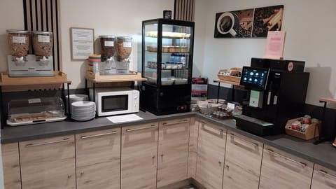 Daily buffet breakfast (EUR 9.60 per person)