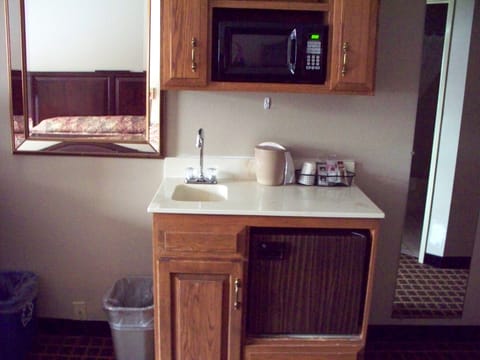 Deluxe Room, 1 King Bed with Sofa bed | Private kitchen | Mini-fridge, microwave, coffee/tea maker, highchair