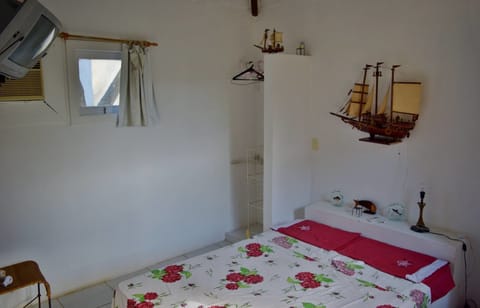 Classic House, 4 Bedrooms, Balcony, Garden View | 1 bedroom, desk, iron/ironing board, rollaway beds