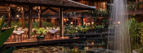 2 restaurants; breakfast, lunch, dinner, and brunch served