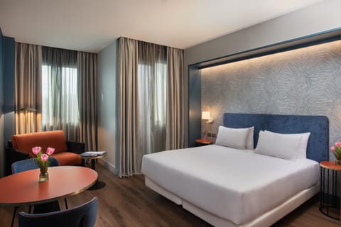 Minibar, in-room safe, desk, soundproofing