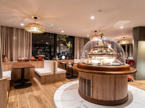 Dinner served, French cuisine