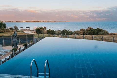 Indoor pool, seasonal outdoor pool, sun loungers