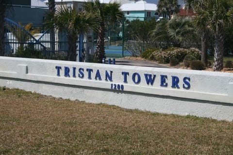 Front balcony facing the gulf