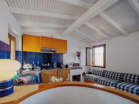 Apartment, 2 Bedrooms, Terrace | Private kitchen | Full-size fridge, microwave, oven, stovetop