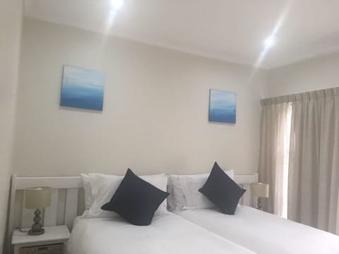 Premium bedding, in-room safe, individually decorated