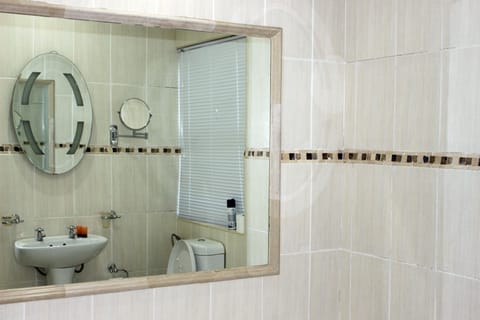 Double Room, Ground Floor | Bathroom | Free toiletries, towels