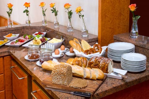Daily buffet breakfast for a fee