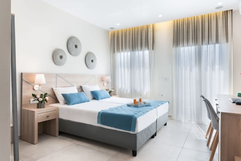 Standard Room, Balcony, Sea View | Living area | 48-inch Smart TV with satellite channels, TV, Netflix