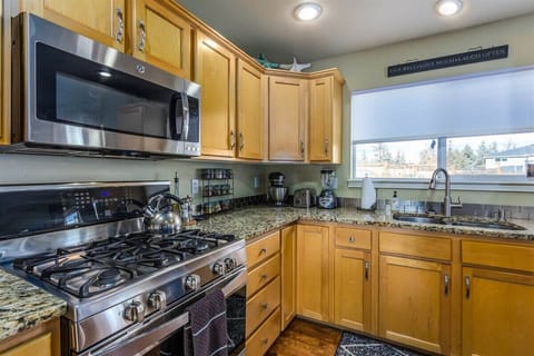 5 burner gas stove for the chef in the family