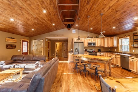 Lovely open great room that is perfect for entertaining!