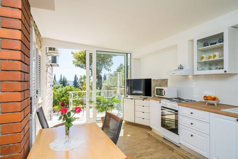 Apartment, 2 Bedrooms, Terrace, Sea View | Private kitchen