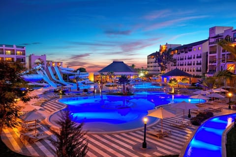 9 outdoor pools, pool umbrellas, sun loungers