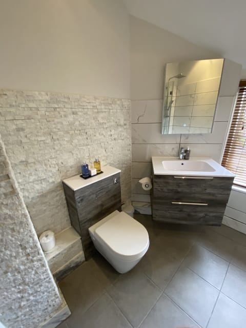 Double Room, Ensuite | Egyptian cotton sheets, premium bedding, free WiFi, bed sheets