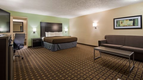 In-room safe, desk, laptop workspace, iron/ironing board