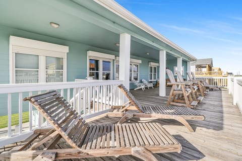 House, 5 Bedrooms | Terrace/patio