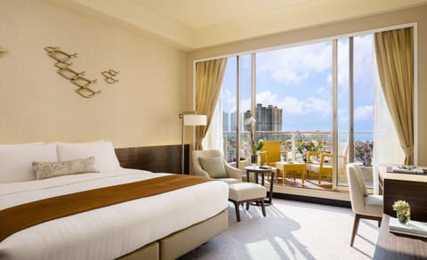 Deluxe Room, 1 King Bed, Balcony, Sea View | In-room safe, individually decorated, individually furnished, desk