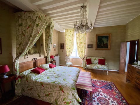 Chambre aux Oiseaux | In-room safe, individually decorated, individually furnished