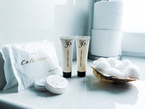 Classic Double or Twin Room, Ensuite, Sea View (Chichester) | Bathroom