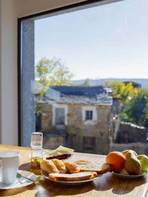 Design Loft, Mountain View (Aldea) | Breakfast buffet | Daily continental breakfast for a fee
