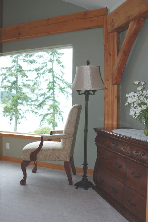 Loft sitting area off bedroom #3
