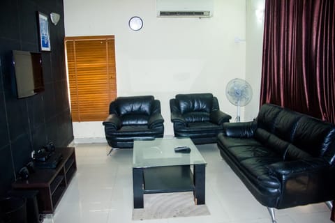 Apartment, 2 Bedrooms | Internet