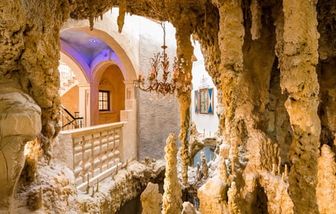 Couples treatment rooms, sauna, hot tub, steam room, Turkish bath