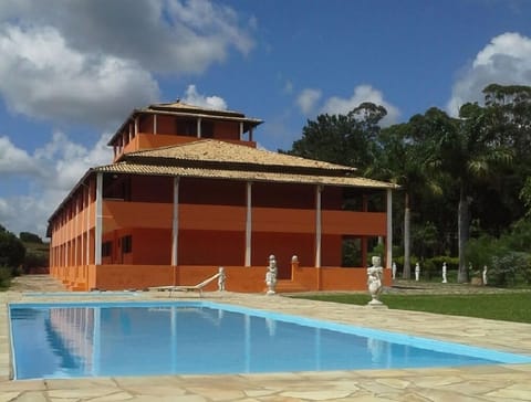 2 outdoor pools