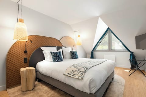 Junior Suite | Premium bedding, minibar, in-room safe, individually furnished