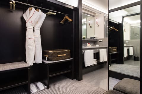 Deluxe Double Room | Premium bedding, minibar, in-room safe, individually decorated