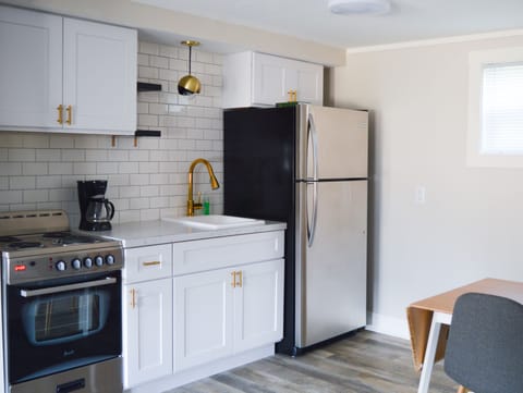 Suite, 2 Bedrooms, Kitchenette | Private kitchenette | Shared fridge, microwave