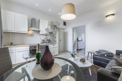 Exclusive Apartment (3) | Living area | Flat-screen TV