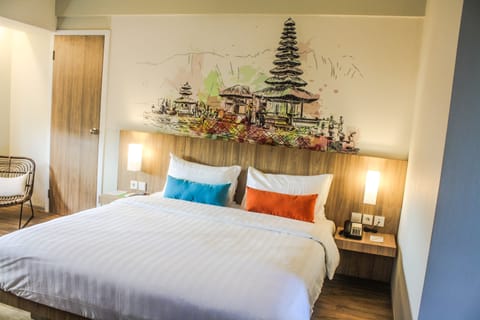 Deluxe Double Room, 1 King Bed | In-room safe, desk, free WiFi, bed sheets