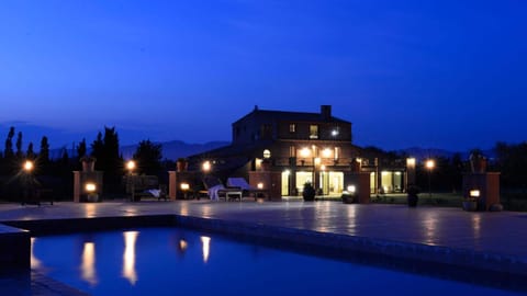 Seasonal outdoor pool, sun loungers