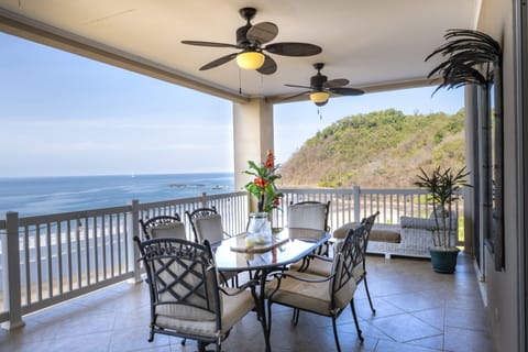 Huge terrace with the best views in Jaco, electric grill, loungers