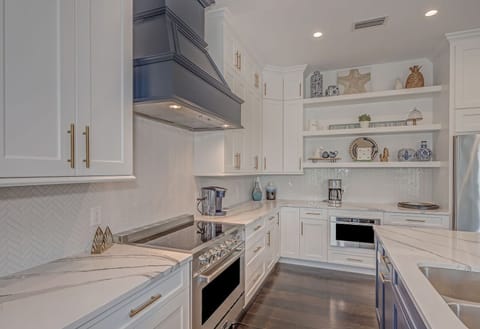 Modern kitchen appliances make this any chef's dream