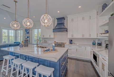 Large kitchen Island boasts seating for 4