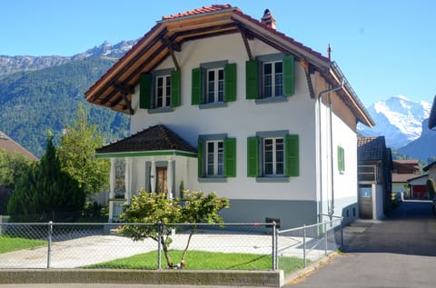 The house with the famous Jungfrau Mountain in the background