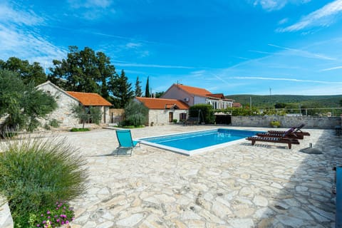 Charming country house with garden, large patio with pool and beautiful terrace with barbecue