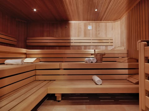 Sauna, steam room