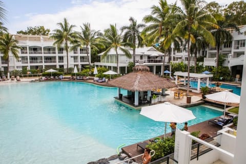 3 outdoor pools, sun loungers