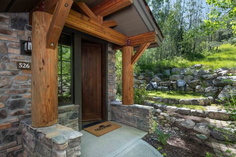 Entrance to units