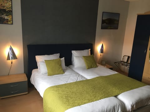 Comfort Double or Twin Room | Free WiFi, bed sheets