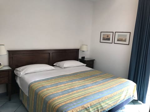 Superior Double Room | Premium bedding, minibar, in-room safe, bed sheets